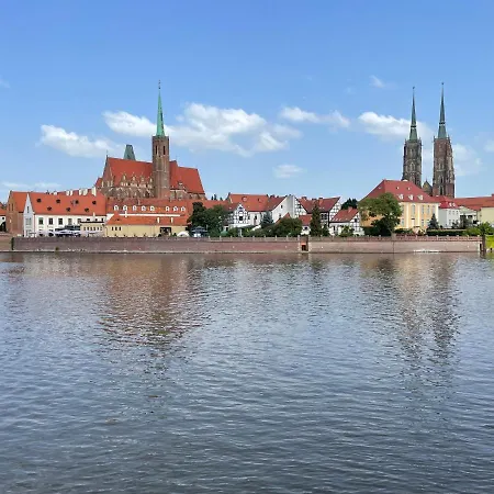 1-bedroom Apartment z kominkiem w sercu Wrocławia Zewnętrze zdjęcie