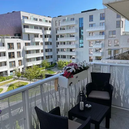 1-bedroom Apartment z kominkiem w sercu Wrocławia Zewnętrze zdjęcie
